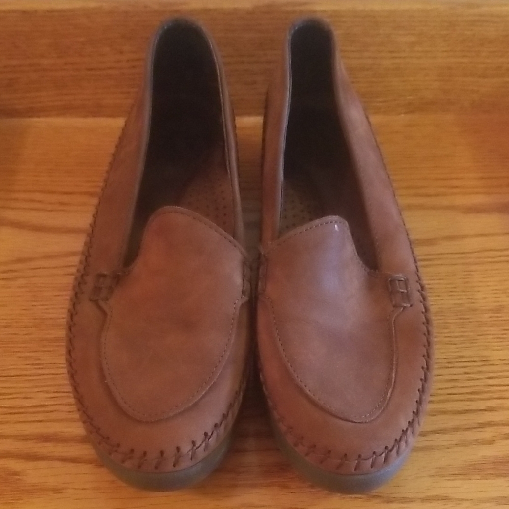 Dexter Women's Tan Leather Loafers